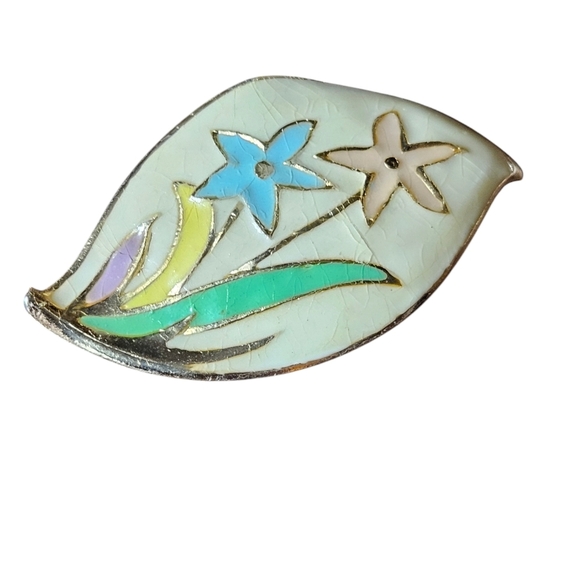 Vintage Jewelry - Vintage pastel hue enameled floral brooch.